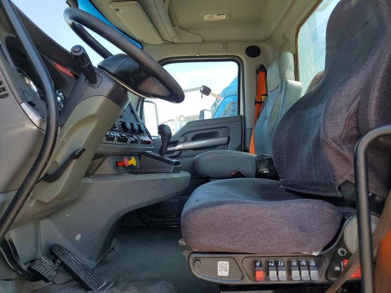 Продажа на аукционе авто 2014 Kenworth T680, vin: 1XKYD49X2EJ412845, номер лота: 61974146