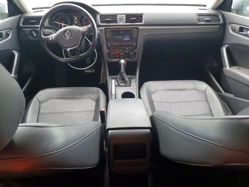 61085376 :رقم المزاد ، 1VWDT7A38HC036102 vin ، 2017 Volkswagen Passat مزاد بيع