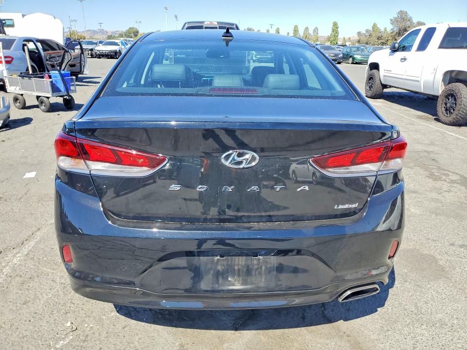60261716 :رقم المزاد ، 5NPE34AFXJH648912 vin ، 2018 Hyundai Sonata مزاد بيع