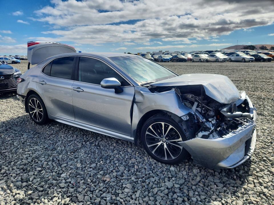 62236986 :رقم المزاد ، 4T1G11AK1LU967047 vin ، 2020 Toyota Camry مزاد بيع