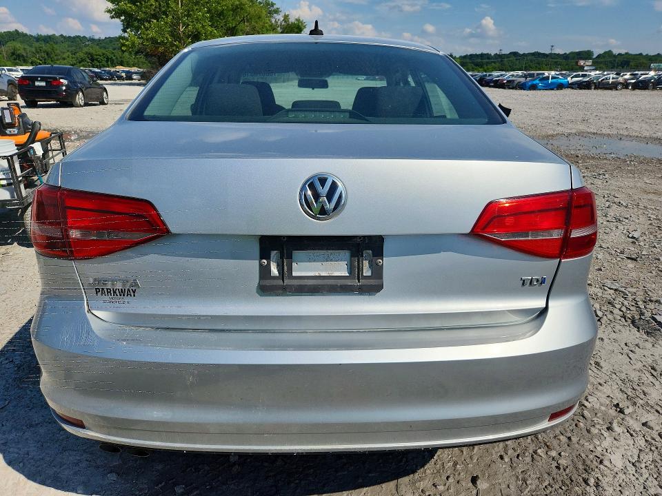 60070316 :رقم المزاد ، 3VWLA7AJ0FM263246 vin ، 2015 Volkswagen Jetta مزاد بيع