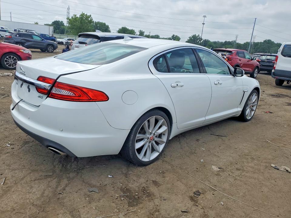 60835506 :رقم المزاد ، SAJWA0F78F8U53919 vin ، 2015 Jaguar Xf مزاد بيع