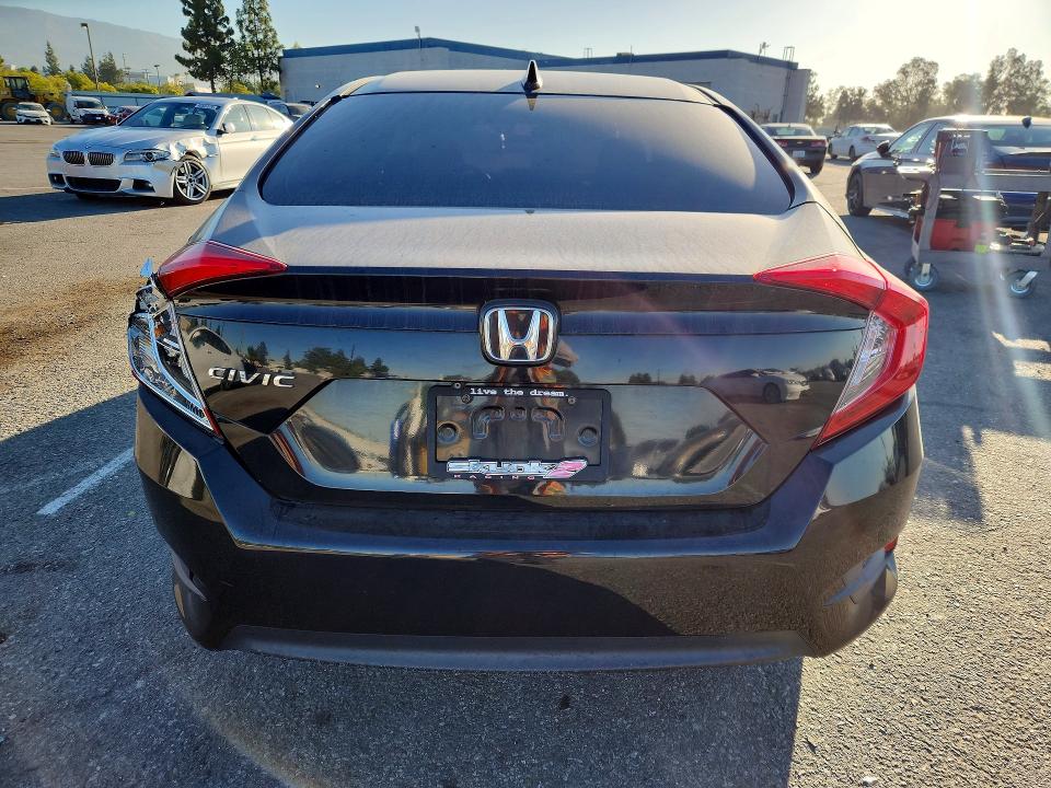 Продажа на аукционе авто 2018 Honda Civic, vin: 2HGFC2F70JH574940, номер лота: 60126146