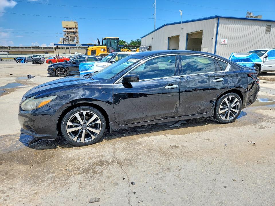 2017 Nissan Altima მანქანა იყიდება აუქციონზე, vin: 1N4AL3AP4HC123731, აუქციონის ნომერი: 60024176