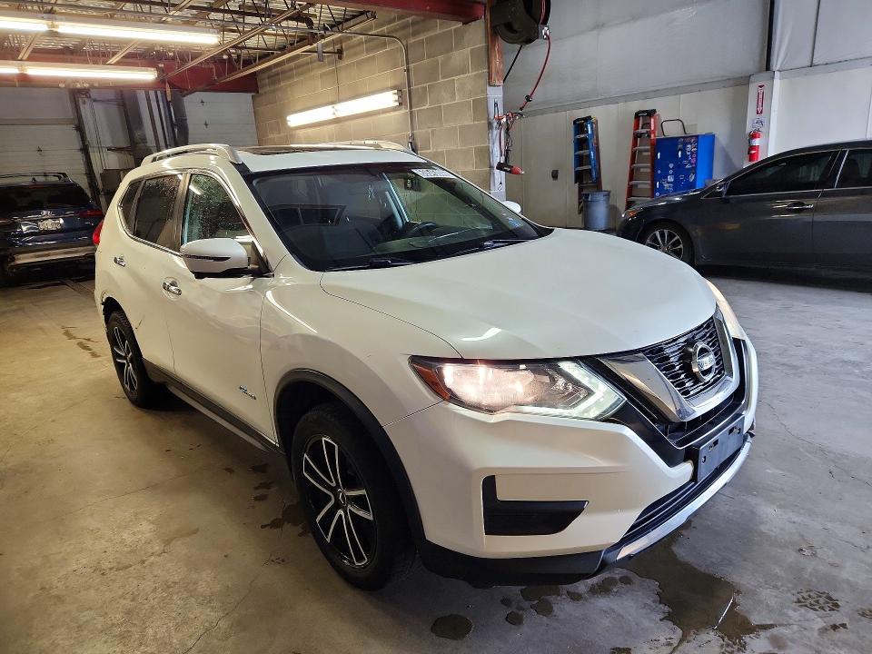 60645006 :رقم المزاد ، 5N1ET2MV3HC803065 vin ، 2017 Nissan Rogue Hybrid مزاد بيع