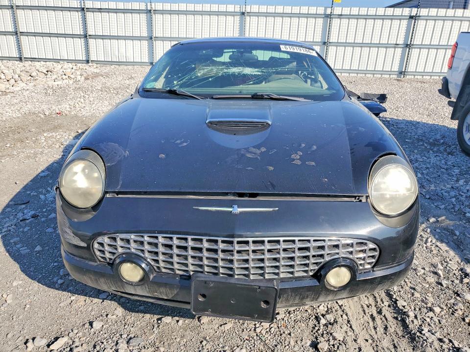 61919186 :رقم المزاد ، 1FAHP60A92Y121002 vin ، 2002 Ford Thunderbird مزاد بيع