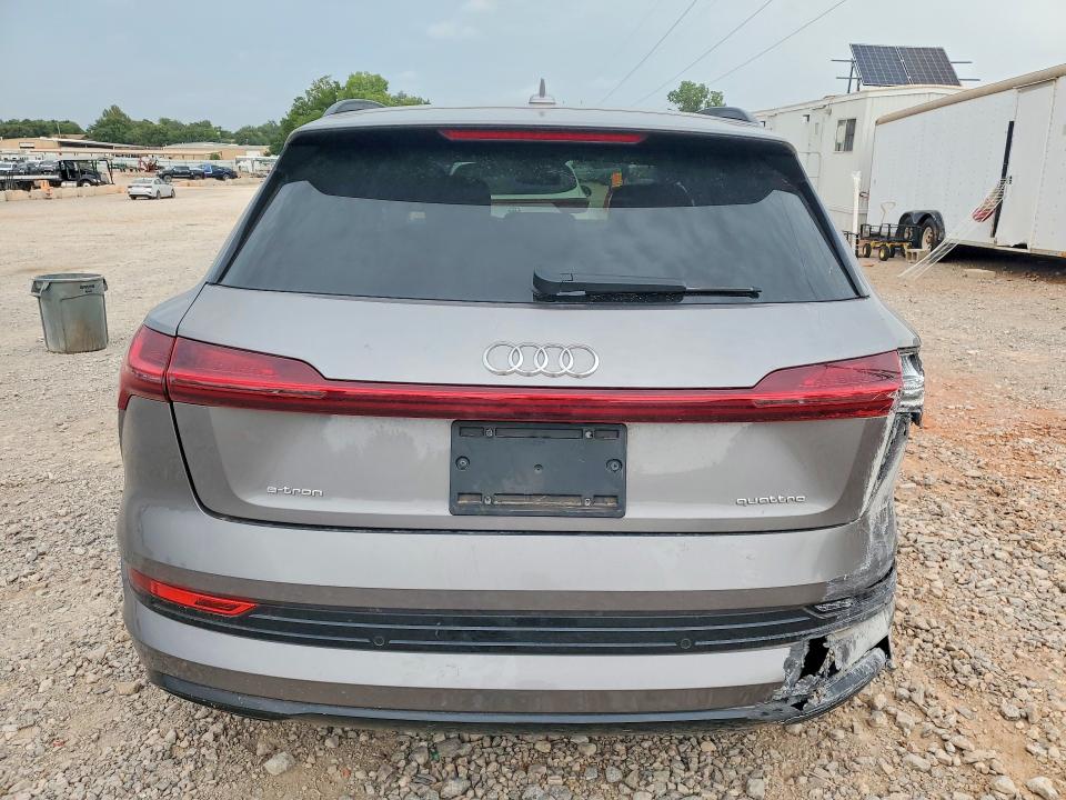 Продажа на аукционе авто 2022 Audi E-tron, vin: WA1AAAGE6NB012331, номер лота: 62277926