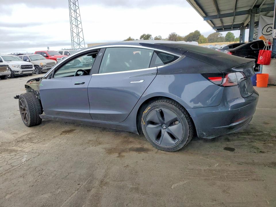 2018 Tesla Model 3 მანქანა იყიდება აუქციონზე, vin: 5YJ3E1EA1JF021853, აუქციონის ნომერი: 62253466