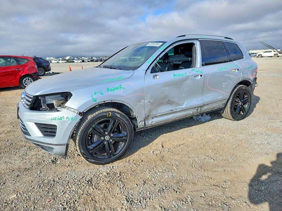 62092056 :رقم المزاد ، WVGRF7BP2HD006309 vin ، 2017 Volkswagen Touareg مزاد بيع