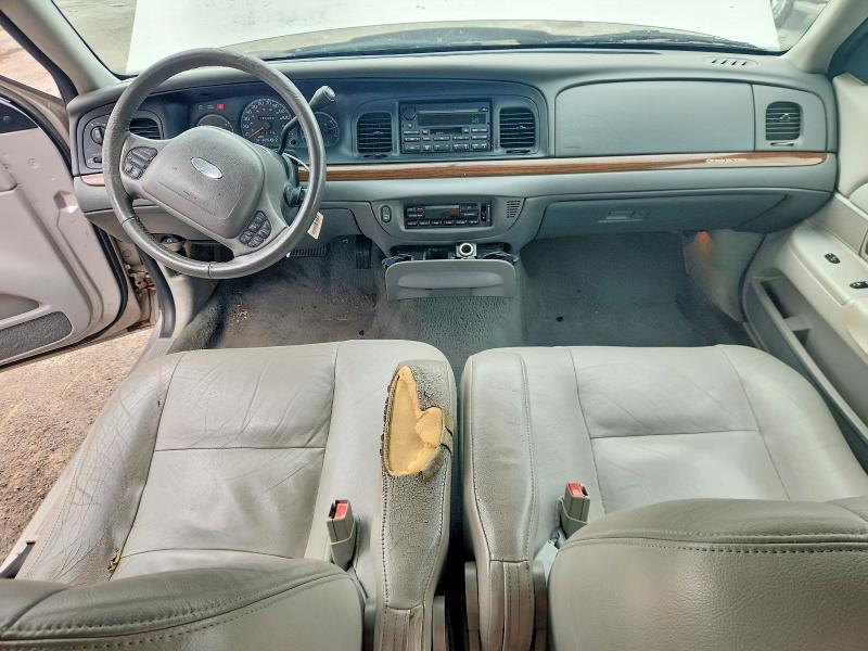 2004 Ford Crown Victoria მანქანა იყიდება აუქციონზე, vin: 2FAFP74W84X168706, აუქციონის ნომერი: 63492696