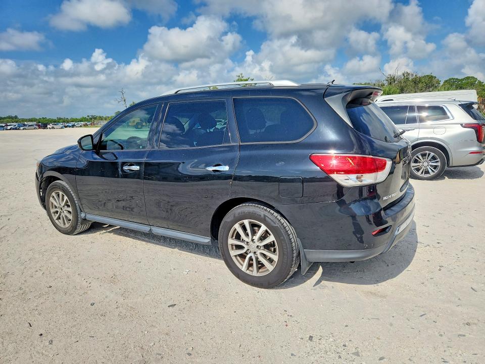 62332106 :رقم المزاد ، 5N1AR2MN2FC686976 vin ، 2015 Nissan Pathfinder مزاد بيع