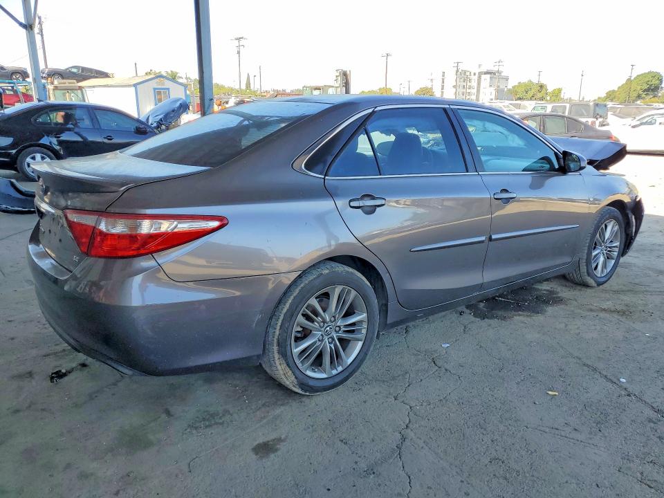 2015 Toyota Camry მანქანა იყიდება აუქციონზე, vin: 4T1BF1FK1FU982477, აუქციონის ნომერი: 61423016