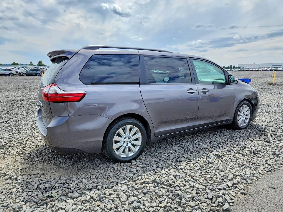 61089666 :رقم المزاد ، 5TDYK3DC3FS617417 vin ، 2015 Toyota Sienna مزاد بيع