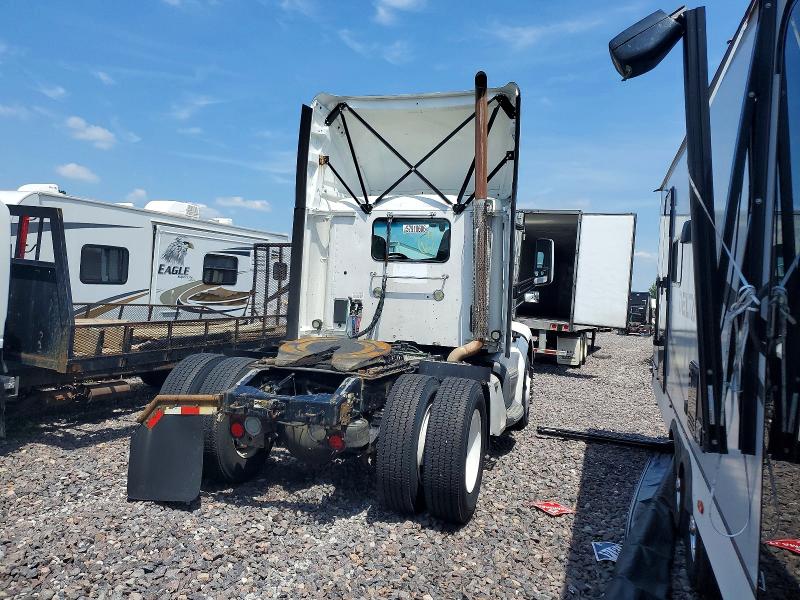 Продаж на аукціоні авто 2018 Peterbilt 579, vin: 1XPBA48X1JD477771, номер лоту: 57910606
