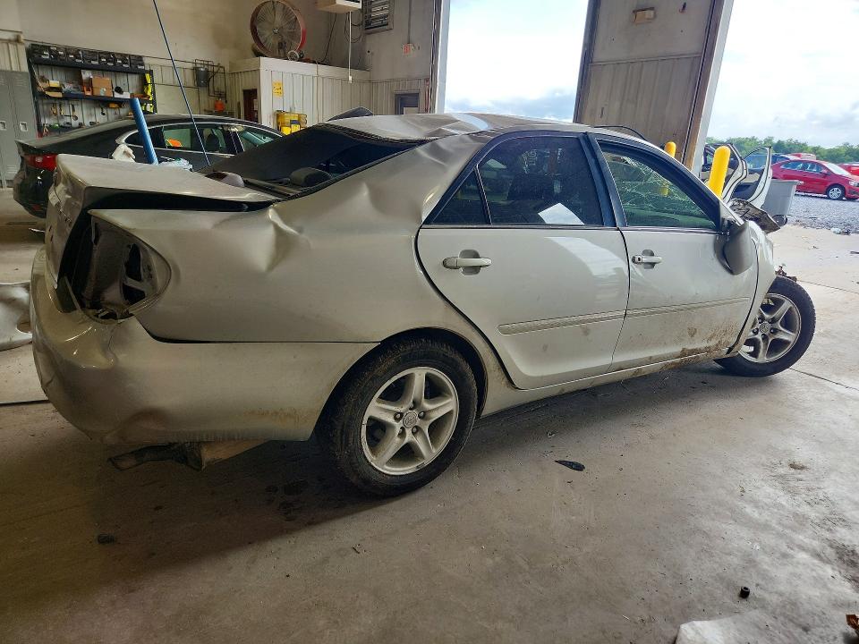 60366576 :رقم المزاد ، 4T1BE32K04U870478 vin ، 2004 Toyota Camry مزاد بيع