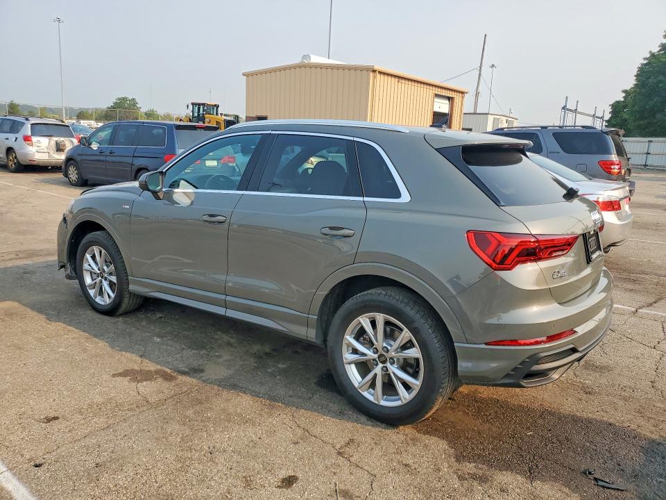 62312736 :رقم المزاد ، WA1EECF35P1117145 vin ، 2023 Audi Q3 مزاد بيع