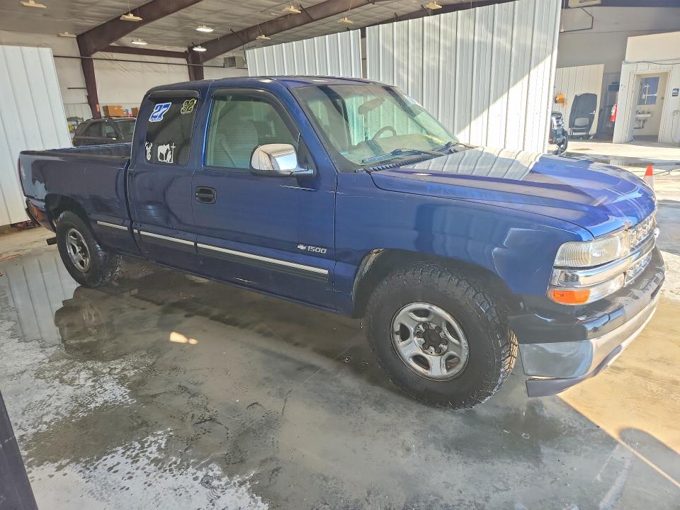 61022436 :رقم المزاد ، 2GCEC19V921282065 vin ، 2002 Chevrolet Silverado مزاد بيع