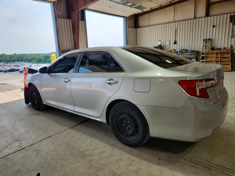 61443626 :رقم المزاد ، 4T4BF1FK4ER363358 vin ، 2014 Toyota Camry مزاد بيع