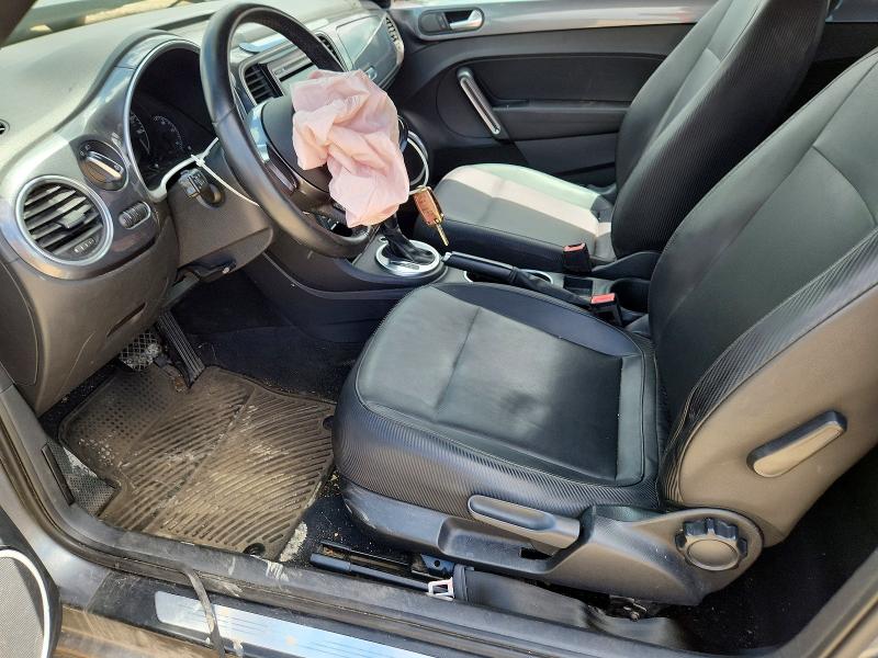 60605386 :رقم المزاد ، 3VWJX7AT0CM614255 vin ، 2012 Volkswagen Beetle مزاد بيع