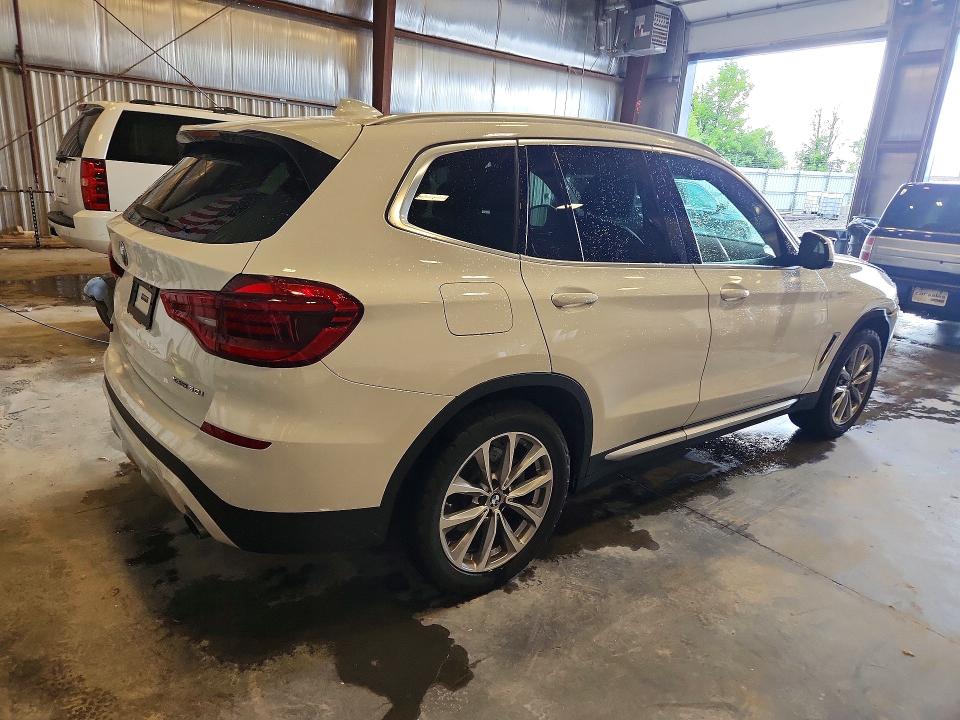 59085606 :رقم المزاد ، 5UXTR9C50KLE13621 vin ، 2019 Bmw X3 مزاد بيع