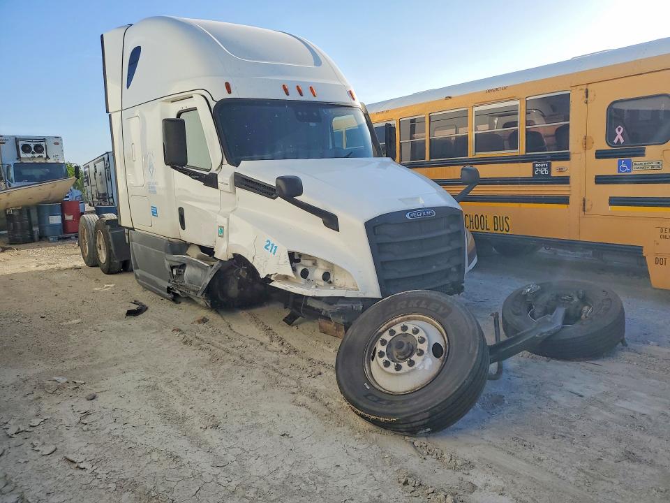 Продажа на аукционе авто 2021 Freightliner Cascadia 126, vin: 3AKJHHDVXMSMS1095, номер лота: 61561696