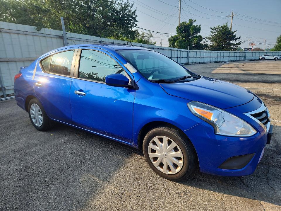 61777946 :رقم المزاد ، 3N1CN7AP8HL801750 vin ، 2017 Nissan Versa مزاد بيع