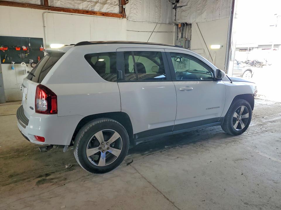 63323326 :رقم المزاد ، 1C4NJCEA1GD590458 vin ، 2016 Jeep Compass مزاد بيع