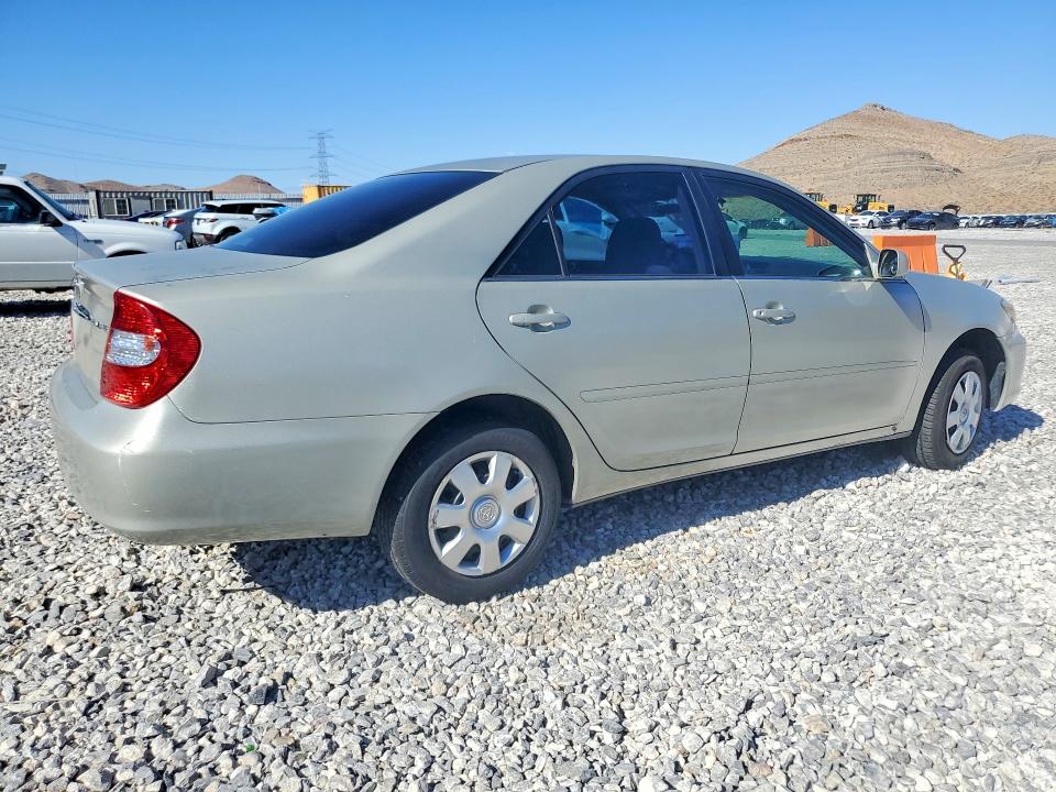 62670326 :رقم المزاد ، 4T1BE32K04U326563 vin ، 2004 Toyota Camry مزاد بيع