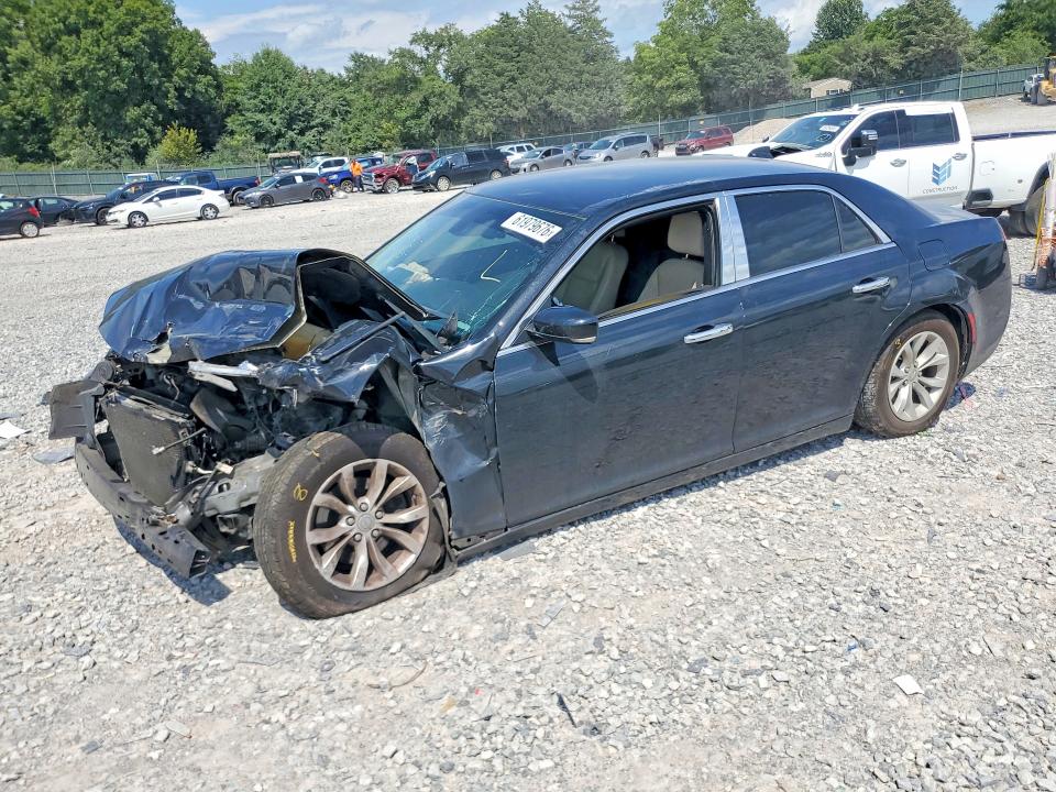 Продажа на аукционе авто 2015 Chrysler 300, vin: 2C3CCAAG3FH760258, номер лота: 61979676