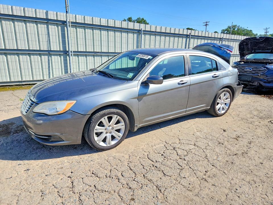 60268876 :رقم المزاد ، 1C3BC1FB1BN602513 vin ، 2011 Chrysler 200 مزاد بيع