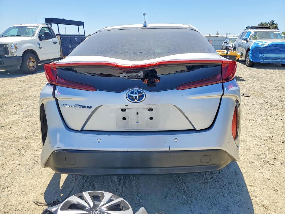 61191326 :رقم المزاد ، JTDKARFP8H3021168 vin ، 2017 Toyota Prius Prime مزاد بيع