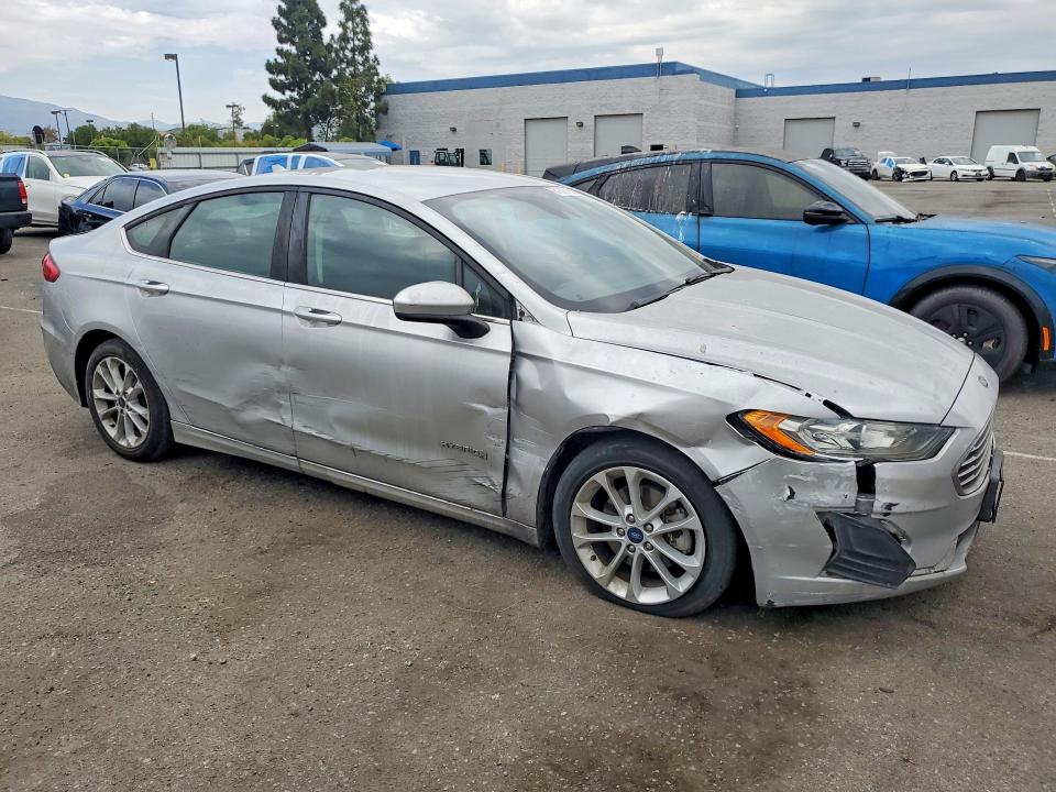 Продажа на аукционе авто 2019 Ford Fusion, vin: 3FA6P0LU4KR119568, номер лота: 61609166