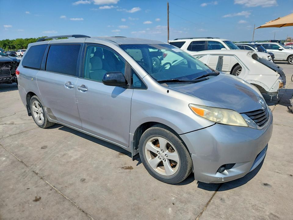 Aukcja sprzedaży 2011 Toyota Sienna, vin: 5TDKK3DC7BS022750, numer aukcji: 62401826