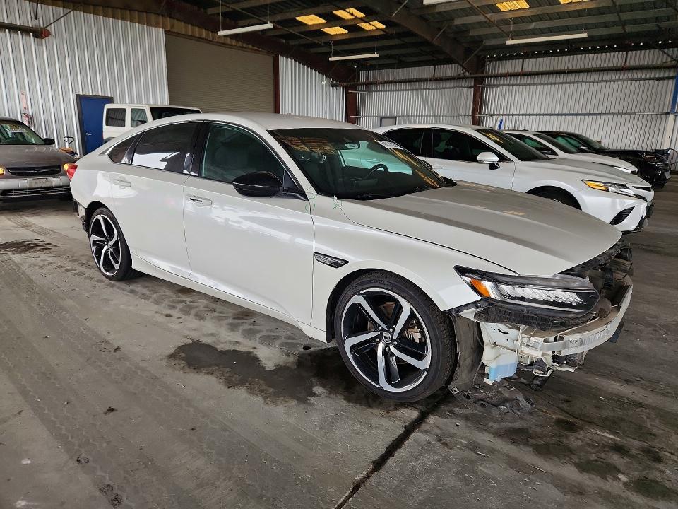 60651326 :رقم المزاد ، 1HGCV1F31MA056262 vin ، 2021 Honda Accord مزاد بيع