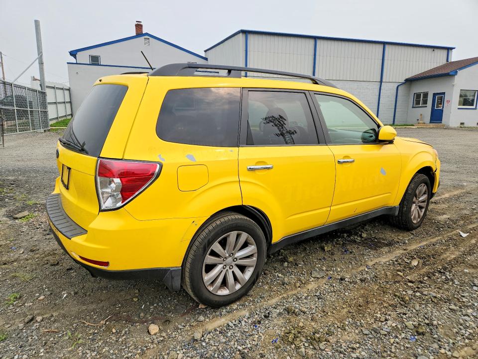 60583306 :رقم المزاد ، JF2SHADC8DH422635 vin ، 2013 Subaru Forester مزاد بيع