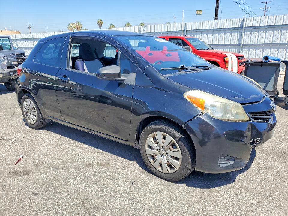 60640896 :رقم المزاد ، JTDJTUD32CD505266 vin ، 2012 Toyota Yaris مزاد بيع