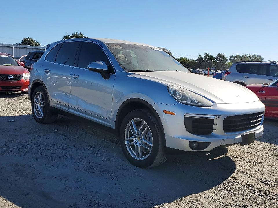 60891266 :رقم المزاد ، WP1AA2A25GLA04887 vin ، 2016 Porsche Cayenne مزاد بيع