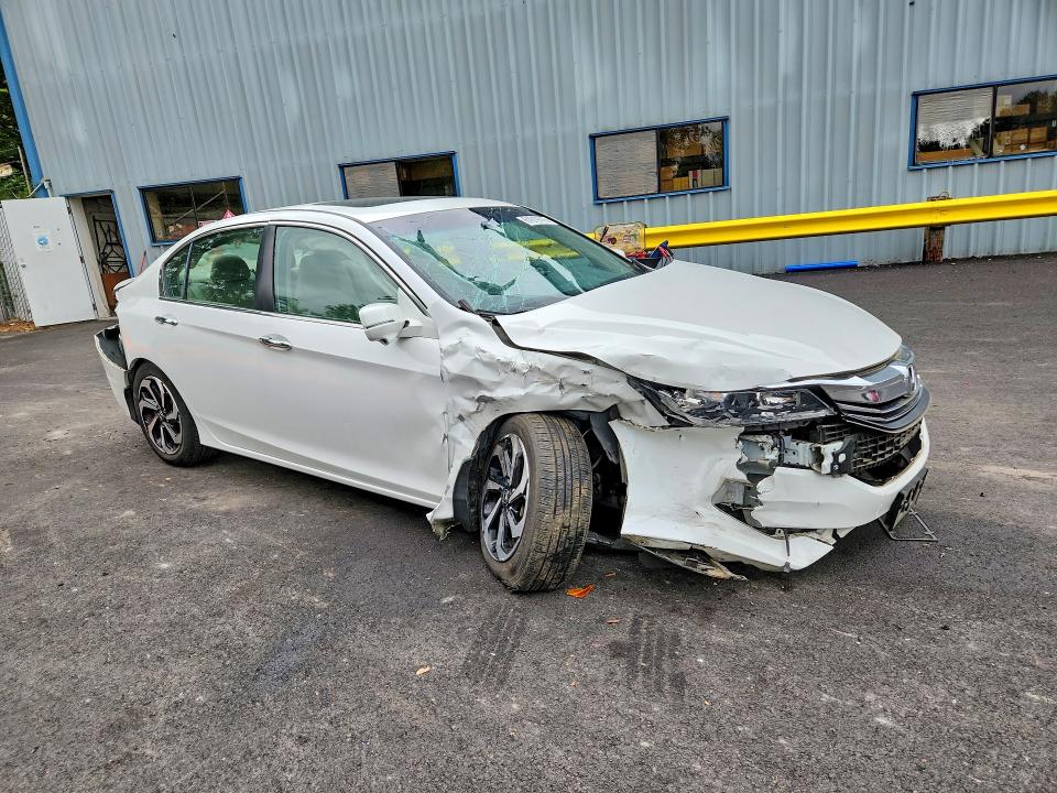 61619716 :رقم المزاد ، 1HGCR2F87GA177503 vin ، 2016 Honda Accord مزاد بيع