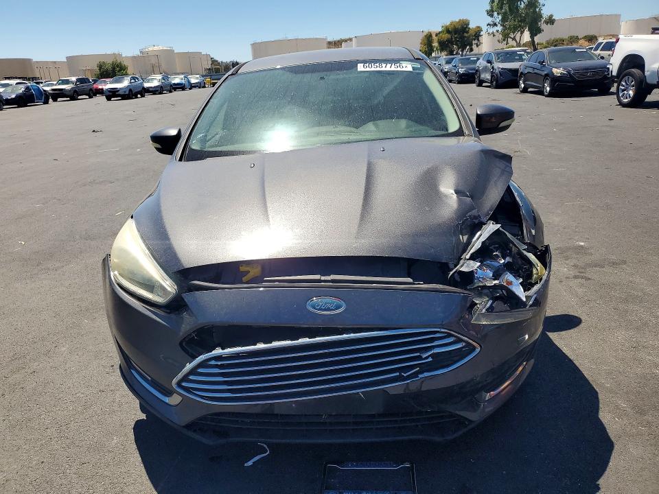 60587756 :رقم المزاد ، 1FADP3J26FL275688 vin ، 2015 Ford Focus مزاد بيع