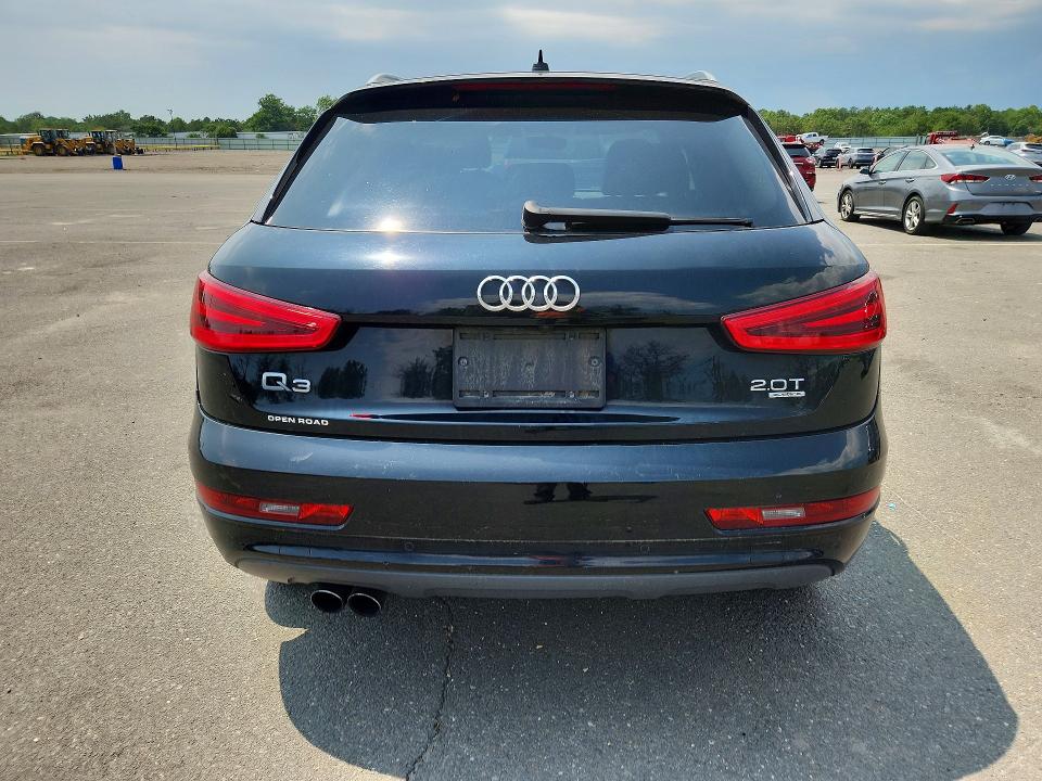 2015 Audi Q3 მანქანა იყიდება აუქციონზე, vin: WA1GFCFS1FR013300, აუქციონის ნომერი: 62810926