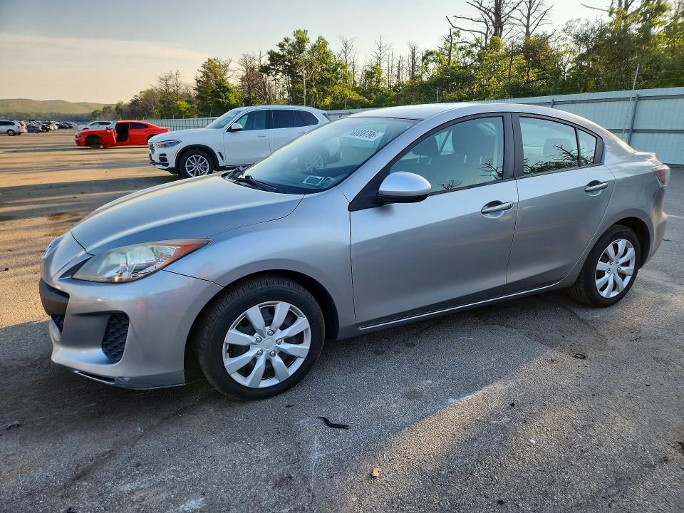 60888796 :رقم المزاد ، JM1BL1TG6D1705447 vin ، 2013 Mazda 3 مزاد بيع