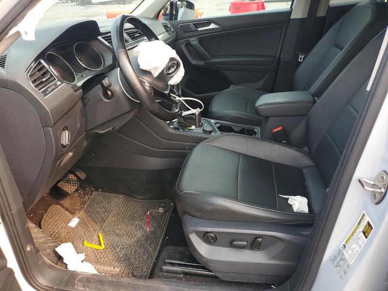 60842226 :رقم المزاد ، 3VV2B7AX3JM114940 vin ، 2018 Volkswagen Tiguan مزاد بيع