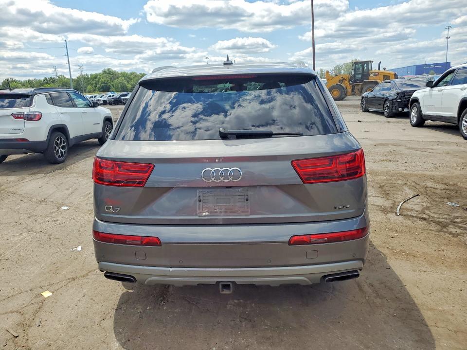 63241796 :رقم المزاد ، WA1LHAF74HD058403 vin ، 2017 Audi Q7 مزاد بيع