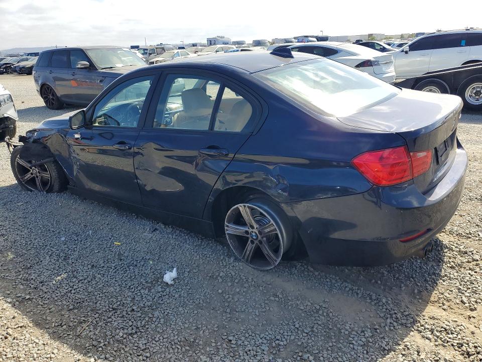 59716096 :رقم المزاد ، WBA3C1C5XEK109589 vin ، 2014 Bmw 328 مزاد بيع