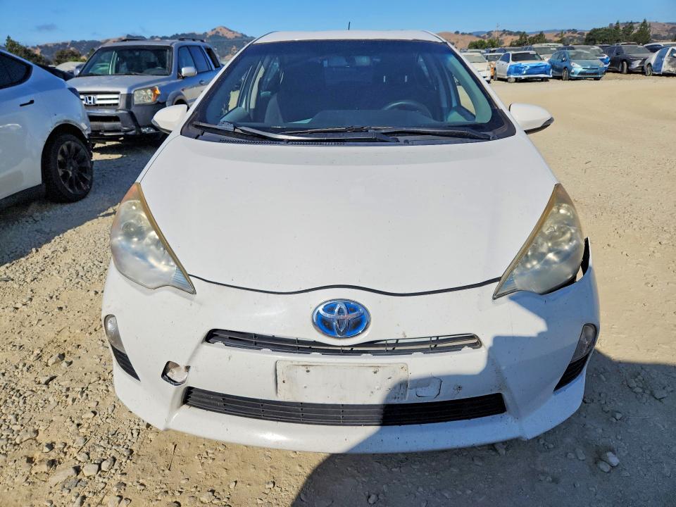 60424876 :رقم المزاد ، JTDKDTB38C1025474 vin ، 2012 Toyota Prius C مزاد بيع