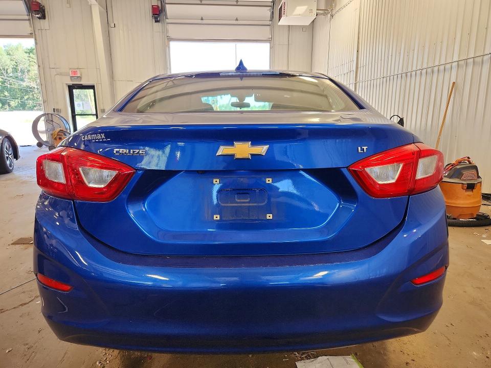 2017 Chevrolet Cruze მანქანა იყიდება აუქციონზე, vin: 1G1BE5SMXH7126868, აუქციონის ნომერი: 61153186