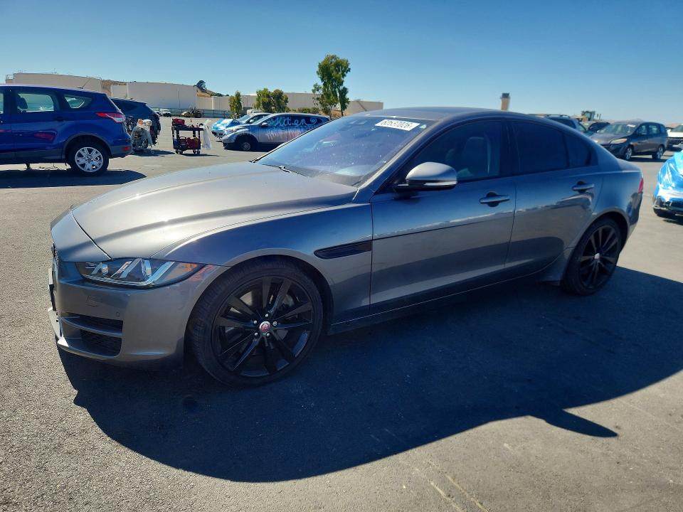 62637026 :رقم المزاد ، SAJAE4BV6HA957164 vin ، 2017 Jaguar Xe مزاد بيع