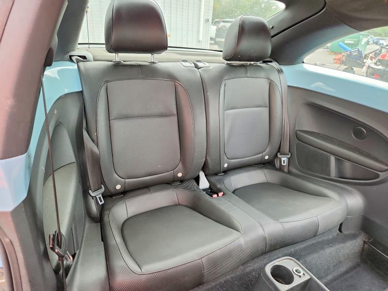 63052106 :رقم المزاد ، 3VWJX7ATXCM605739 vin ، 2012 Volkswagen Beetle مزاد بيع