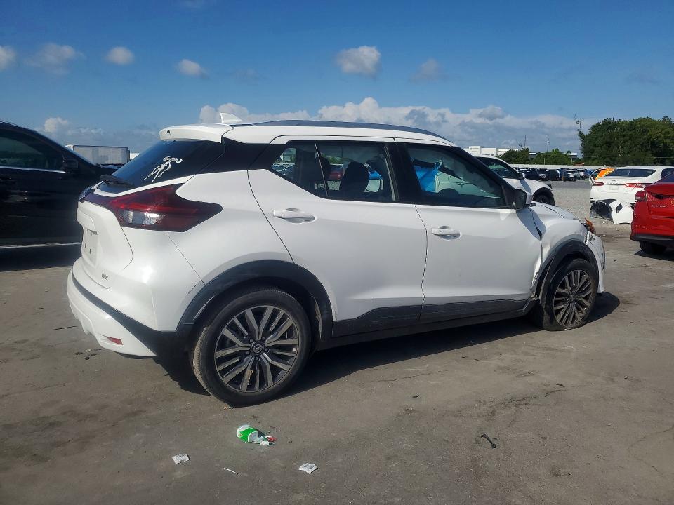 61500706 :رقم المزاد ، 3N1CP5CV0ML530946 vin ، 2021 Nissan Kicks مزاد بيع