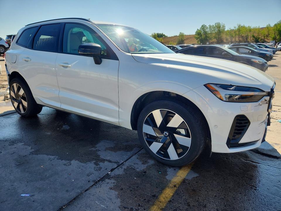 Продажа на аукционе авто 2024 Volvo Xc60, vin: YV4H60DL3R1823578, номер лота: 61586596